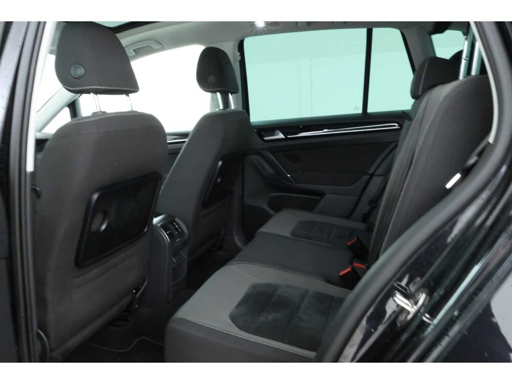 Volkswagen Golf Sportsvan Highline 1.4 TSI 126pk 2017, J-499-GP