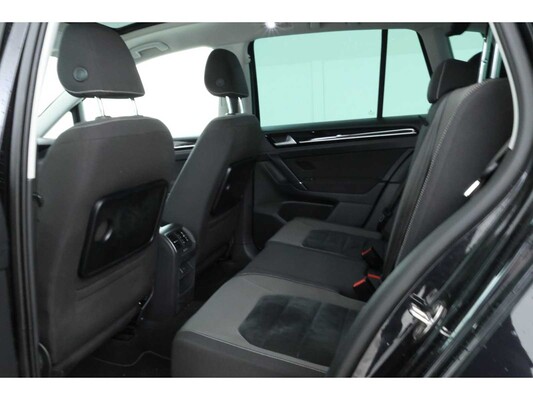 Volkswagen Golf Sportsvan Highline 1.4 TSI 126pk 2017, J-499-GP