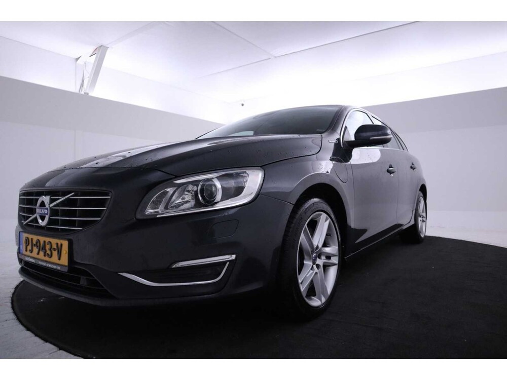 Volvo V60 D6 Twin Engine Summum 2.4 220pk 2016, PJ-943-V