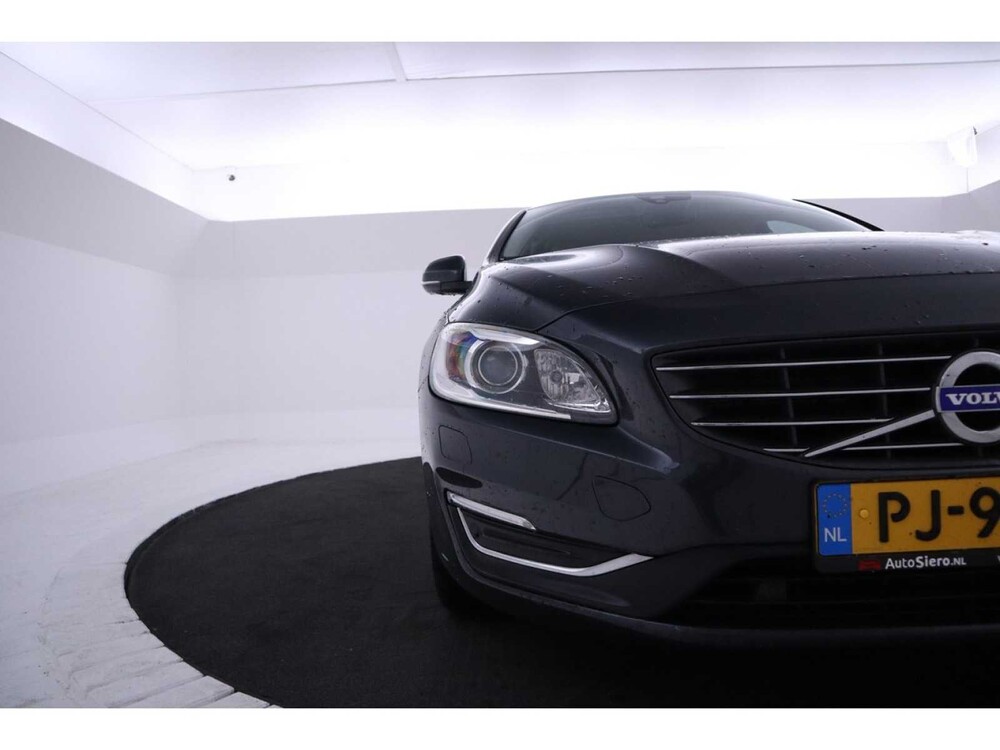 Volvo V60 D6 Twin Engine Summum 2.4 220pk 2016, PJ-943-V