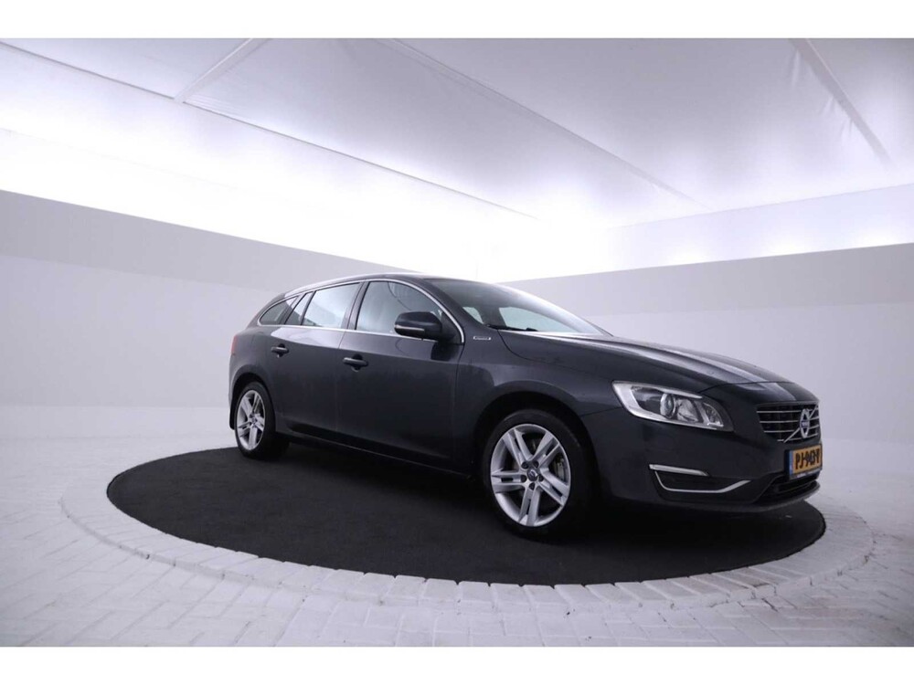 Volvo V60 D6 Twin Engine Summum 2.4 220pk 2016, PJ-943-V