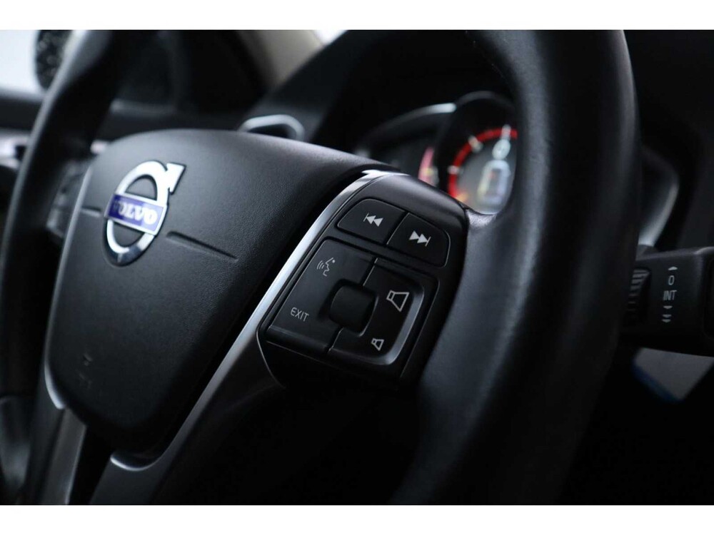 Volvo V60 D6 Twin Engine Summum 2.4 220pk 2016, PJ-943-V