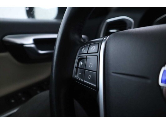 Volvo V60 D6 Twin Engine Summum 2.4 220pk 2016, PJ-943-V