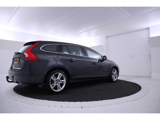 Volvo V60 D6 Twin Engine Summum 2.4 220pk 2016, PJ-943-V