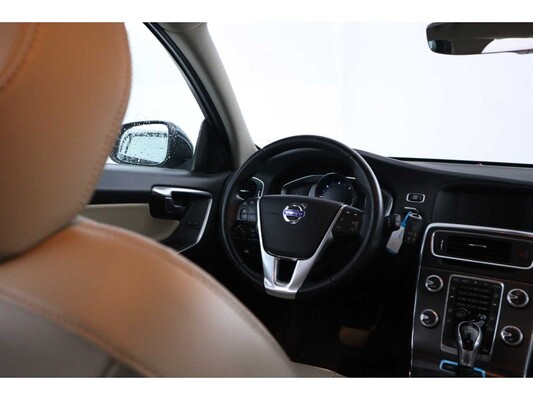 Volvo V60 D6 Twin Engine Summum 2.4 220pk 2016, PJ-943-V