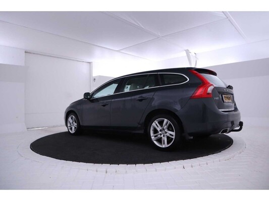 Volvo V60 D6 Twin Engine Summum 2.4 220pk 2016, PJ-943-V