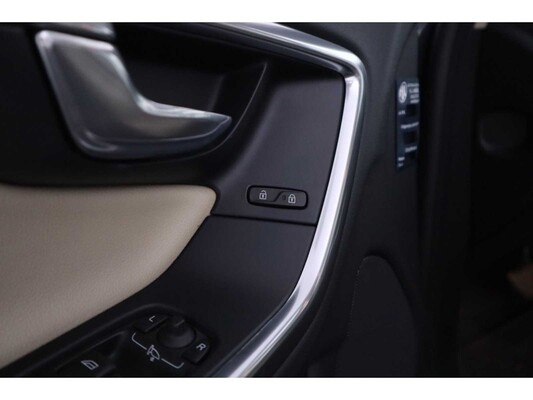 Volvo V60 D6 Twin Engine Summum 2.4 220pk 2016, PJ-943-V
