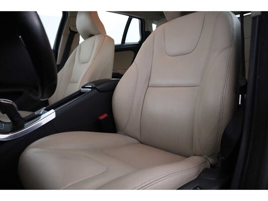 Volvo V60 D6 Twin Engine Summum 2.4 220pk 2016, PJ-943-V