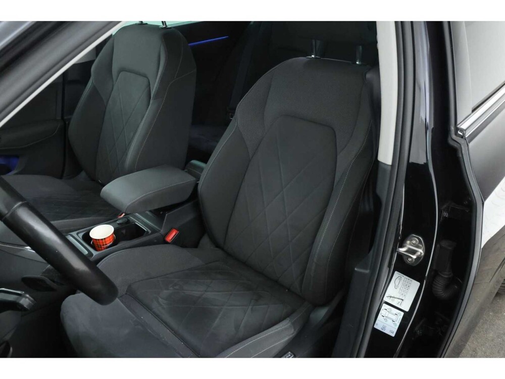 Volkswagen Golf eTSI R-Line 1.5 162pk 2020, P-810-JN