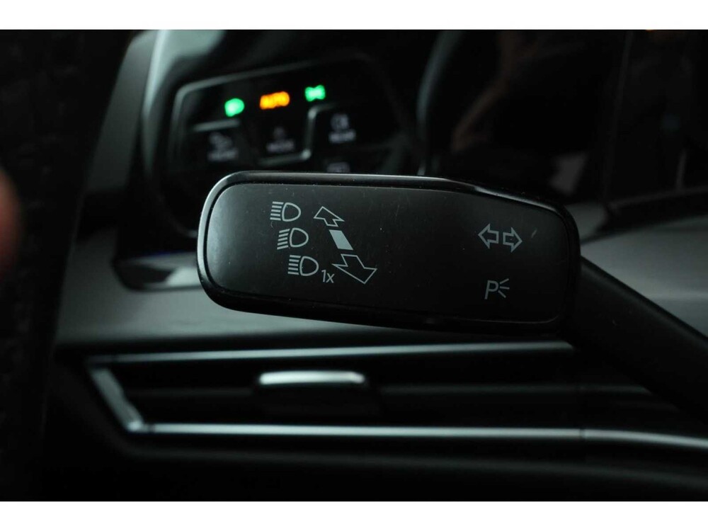 Volkswagen Golf eTSI R-Line 1.5 162pk 2020, P-810-JN