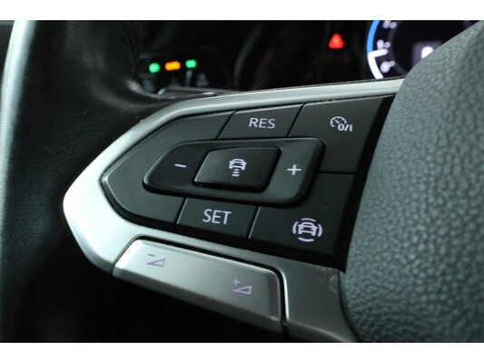 Volkswagen Golf eTSI R-Line 1.5 162pk 2020, P-810-JN