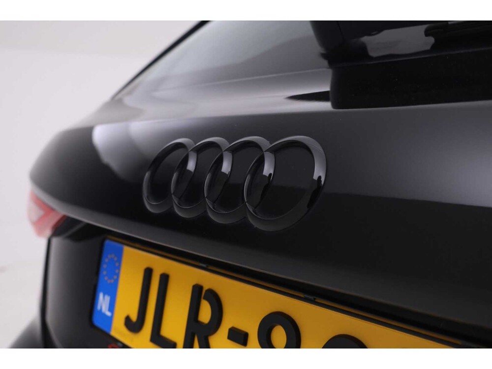 Audi A3 Sportback 30 S edition TFSI 122pk 2022, JLR-80-R