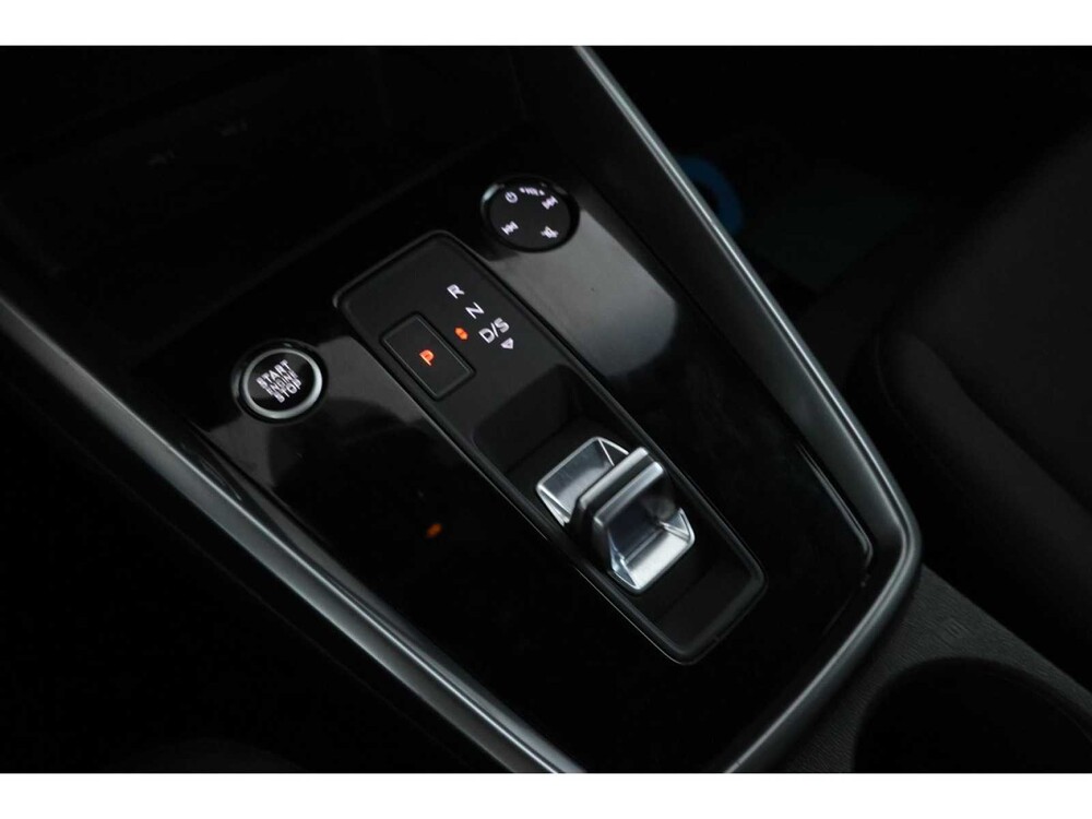 Audi A3 Sportback 30 S edition TFSI 122pk 2022, JLR-80-R