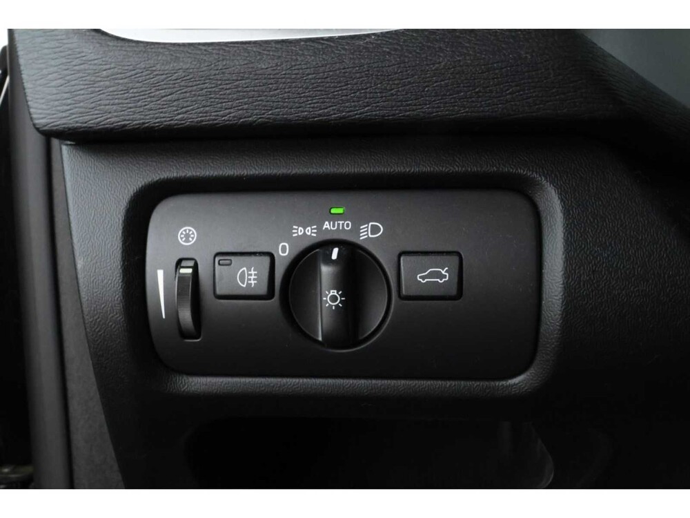 Volvo V40 T3 Nordic 2.0 154pk 2017 (Origineel-NL), NN-269-X