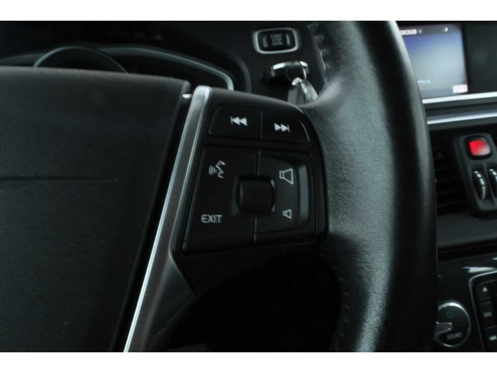 Volvo V40 T3 Nordic 2.0 154pk 2017 (Origineel-NL), NN-269-X