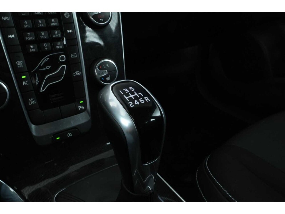 Volvo V40 T3 Nordic 2.0 154pk 2017 (Origineel-NL), NN-269-X