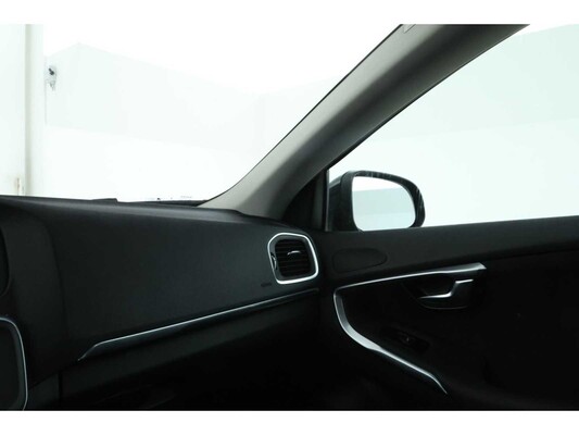 Volvo V40 T3 Nordic 2.0 154pk 2017 (Origineel-NL), NN-269-X