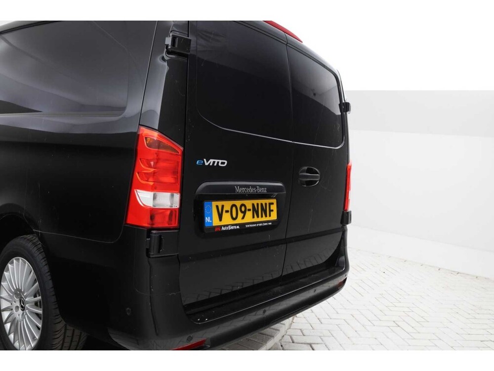 Mercedes-Benz - 2025 - eVito - eVito 112 L2 60kWh - Passenger car