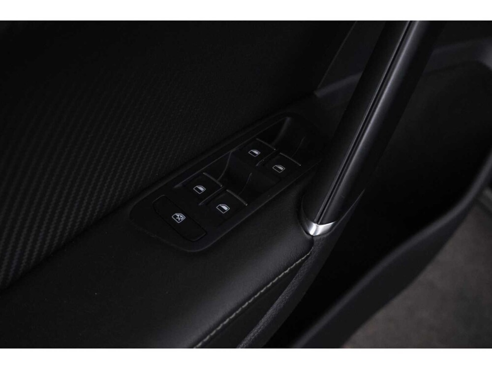 Volkswagen Golf R 4Motion 2.0 TSI 300pk 2014, S-411-FZ