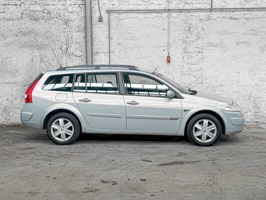 Renault Mégane Grand Tour 2.0-16V Dynam.Luxe 135pk 2005, 99-RV-ZB