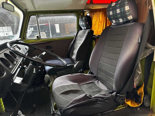 Volkswagen 23 Kampeerauto 1977, 00-SL-64 Camper