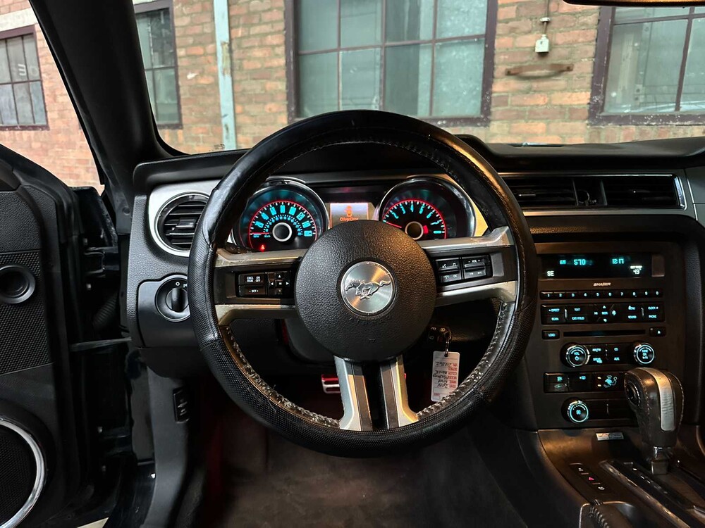 Ford Mustang 3.7 V6 305pk 2013 Coupe